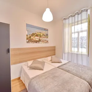 https://the-place-graca-prime.hotels-lisbon-portugal.com